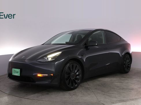 Used 2024 Tesla Model Y Performance AWD/4WD image 2