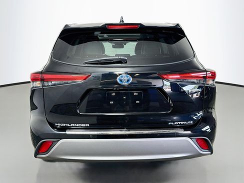 Used 2022 Toyota Highlander Platinum AWD/4WD image 6