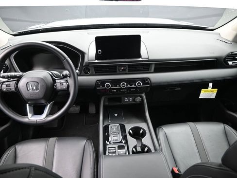Used 2025 Honda Pilot EX-L image 18