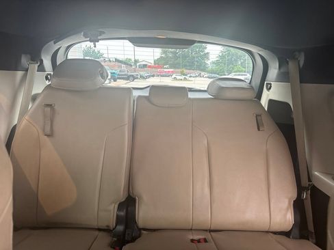 Used 2021 Toyota Sienna XLE FWD image 28