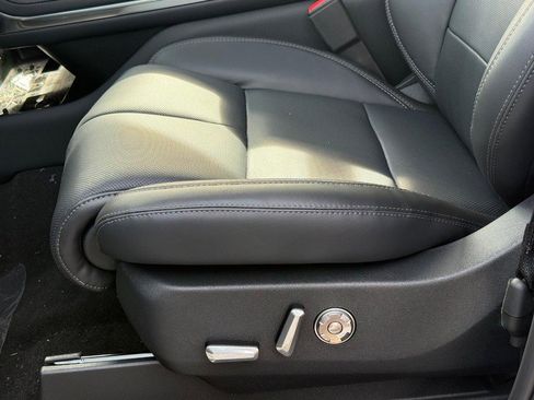 New 2025 Lincoln Navigator Reserve w/ Jet Appearance Package image 19