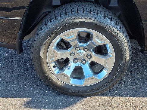 Used 2022 RAM 1500 Big Horn AWD/4WD image 9