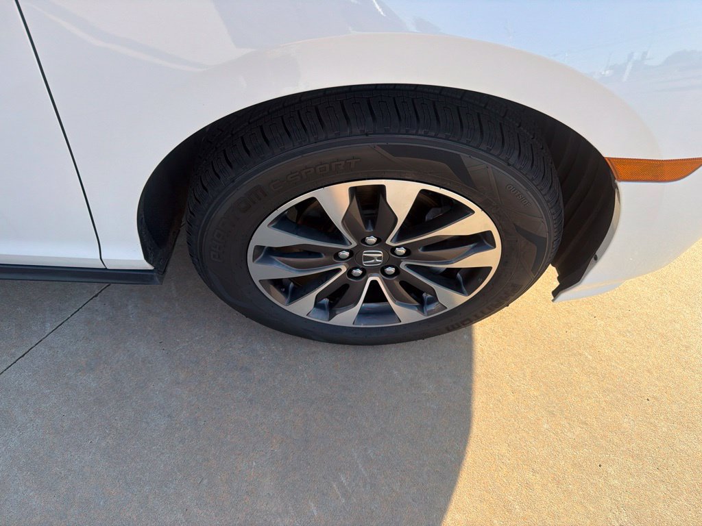Certified 2024 Honda Odyssey EX-L image 13