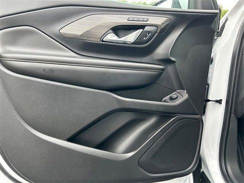 Used 2021 GMC Terrain SLT image 18