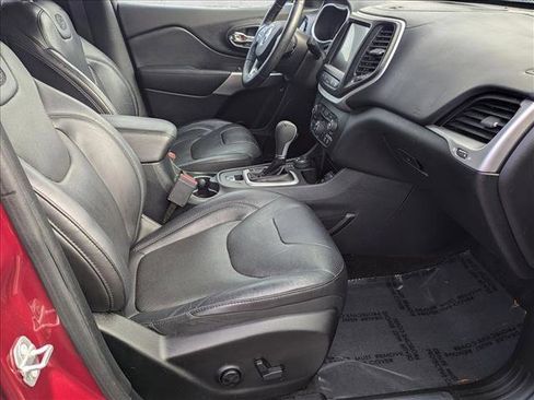 Used 2016 Jeep Cherokee Overland w/ Technology Group image 20