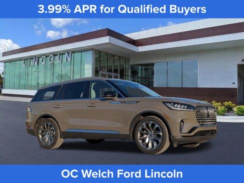Certified 2025 Lincoln Aviator Reserve RWD image 3