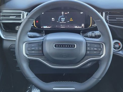 Certified 2022 Jeep Wagoneer Series II w/ Rear Seat Video Group 1 image 33