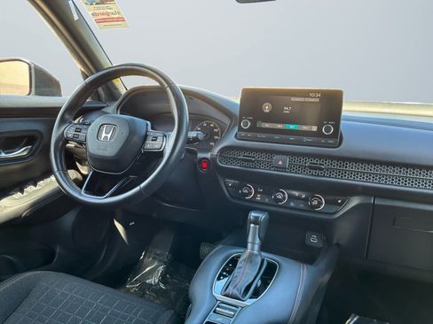 Used 2025 Honda HR-V Sport image 14