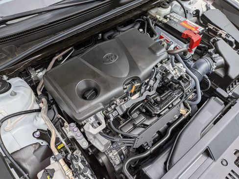 Used 2023 Toyota Camry SE image 12