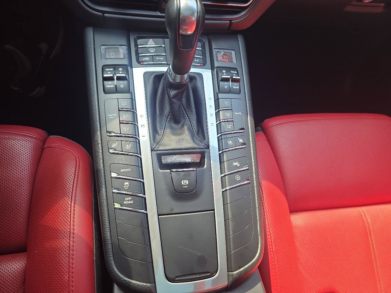 Used 2019 Porsche Macan S w/ Premium Package Plus AWD/4WD image 27