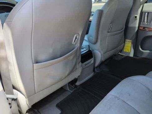 Used 2014 Toyota Sienna XLE FWD image 18