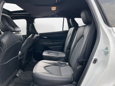 Used 2023 Toyota Highlander XSE image 13