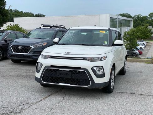 Used 2020 Kia Soul LX FWD image 3