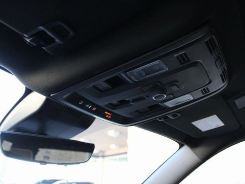 Used 2025 GMC Yukon Denali Ultimate image 31