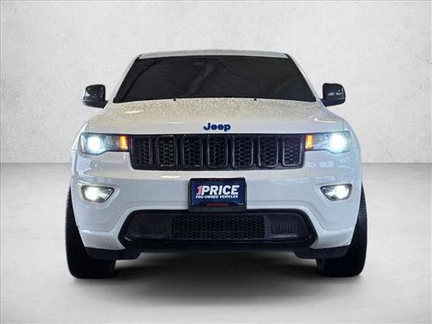 Used 2019 Jeep Grand Cherokee Altitude AWD/4WD image 2