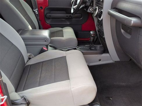 Used 2010 Jeep Wrangler Unlimited Sahara w/ Dual Top Group image 26