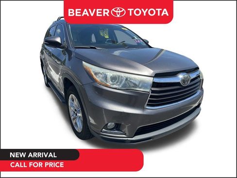 Used 2015 Toyota Highlander Limited w/ Driver Technology Package FWD image 1