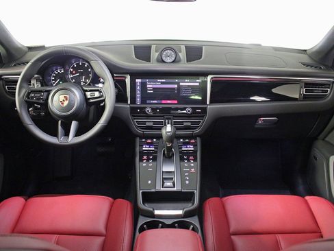 Used 2026 Porsche Macan AWD/4WD image 20