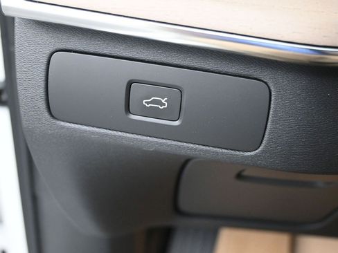 New 2026 Volvo XC90 B6 Ultra image 15