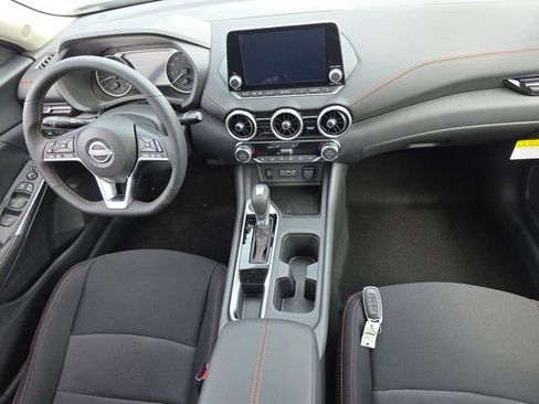 New 2025 Nissan Sentra SR w/ Midnight Edition image 11