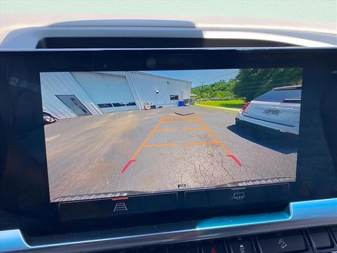 Used 2023 GMC Sierra 1500 SLT w/ SLT Premium Package image 10