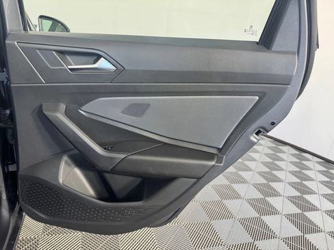 Used 2025 Volkswagen Jetta SEL FWD image 32