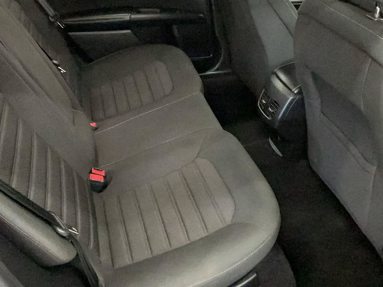 Used 2020 Ford Fusion SE FWD image 13