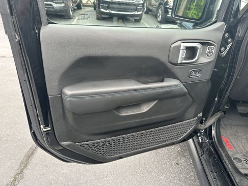 Used 2022 Jeep Wrangler Unlimited Rubicon 4xe AWD/4WD image 12