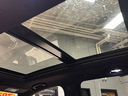 Used 2023 Cadillac XT6 Sport w/ Platinum Package image 15