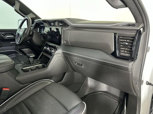 Used 2025 GMC Sierra 1500 AT4X image 30