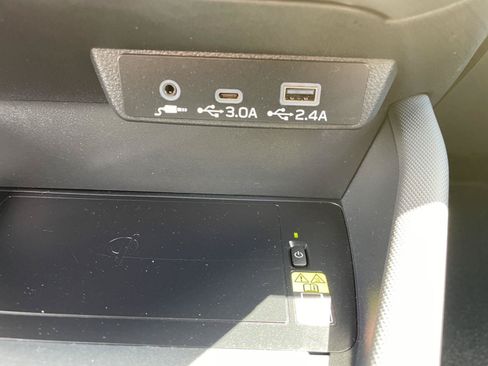 Used 2025 Subaru Forester Premium AWD/4WD image 23
