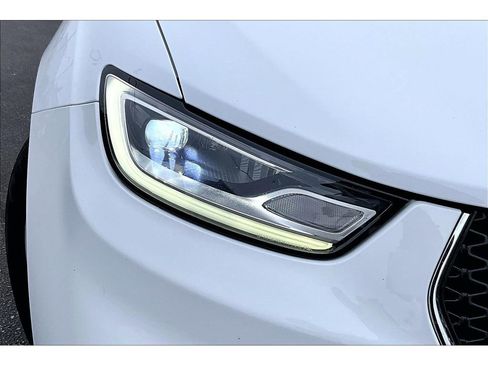 Used 2025 Chrysler Pacifica Select image 34