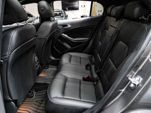 Used 2019 Mercedes-Benz GLA 250 4MATIC image 42