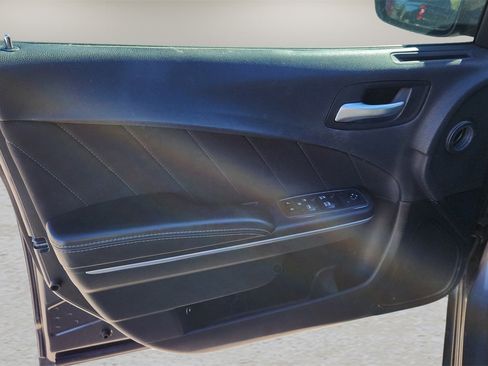 Used 2018 Dodge Charger SXT Plus image 15