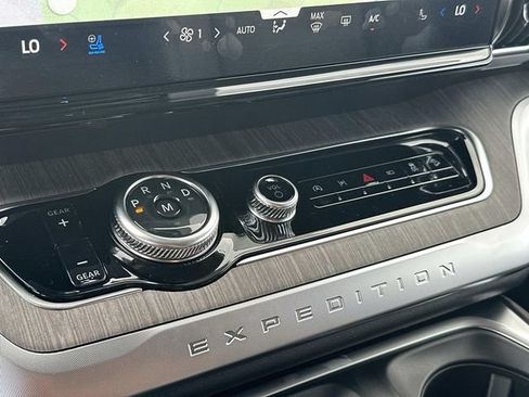 New 2026 Ford Expedition Platinum w/ Platinum Ultimate Package AWD/4WD image 39