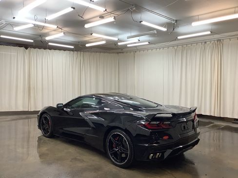 Used 2023 Chevrolet Corvette Stingray Premium Cpe w/ Z51 Performance Package RWD image 7