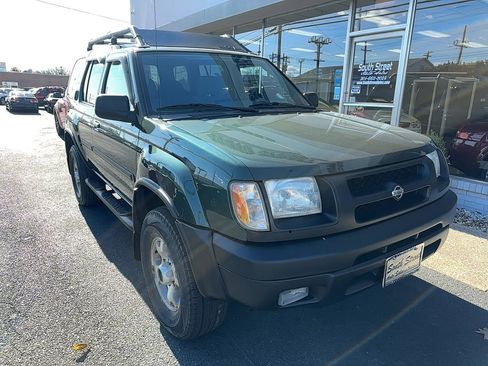 Used 2001 Nissan Xterra XE image 2