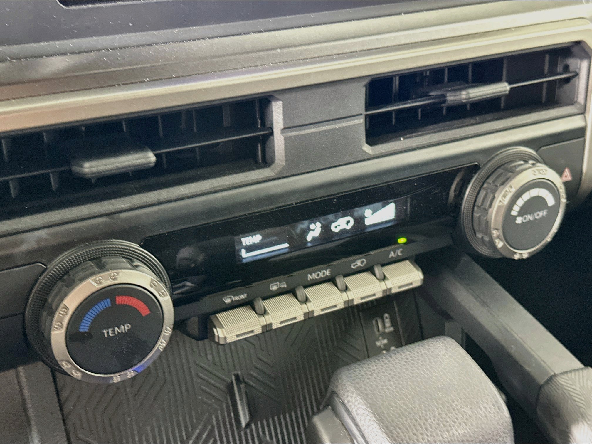 Used 2025 Toyota 4Runner SR5 AWD/4WD image 24