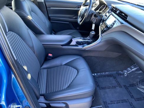 Used 2018 Toyota Camry SE w/ Moonroof Package image 22