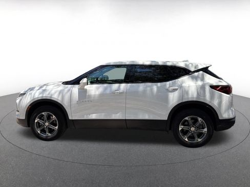 Used 2026 Chevrolet Blazer LT FWD image 4