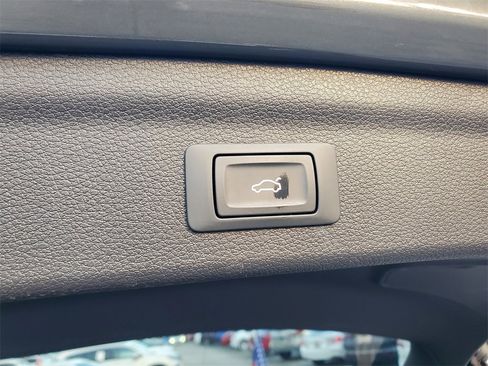 Used 2022 Audi Q3 2.0T Premium Plus w/ Premium Plus Package image 9