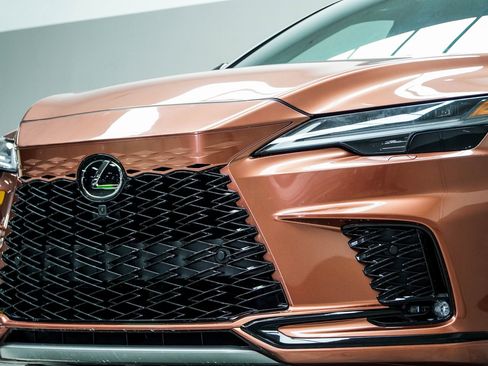 Used 2024 Lexus RX 500h F Sport image 2