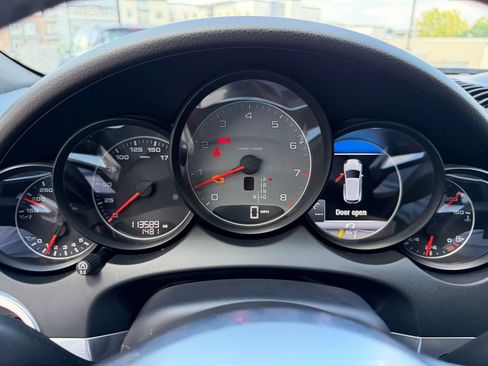 Used 2015 Porsche Cayenne S AWD/4WD image 16