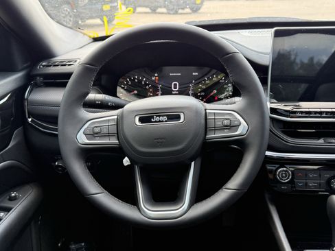 New 2025 Jeep Compass Latitude w/ Sun & Sound Group image 20