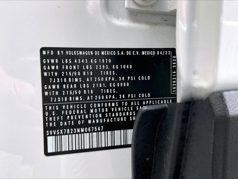 Certified 2022 Volkswagen Taos SE image 33
