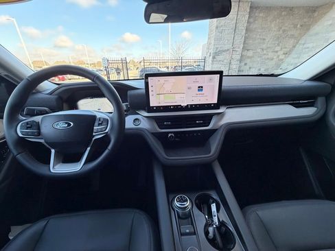 New 2026 Ford Explorer Active w/ Active Comfort Package image 59
