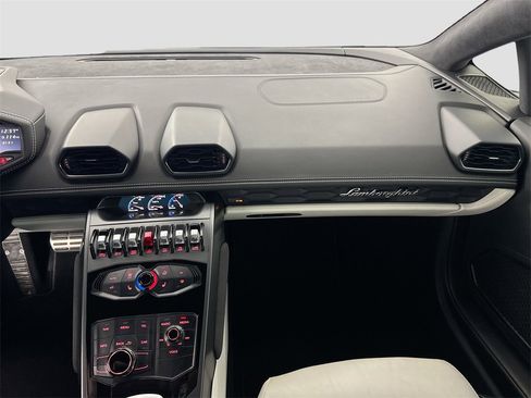 Used 2019 Lamborghini Huracan LP 580-2 image 24