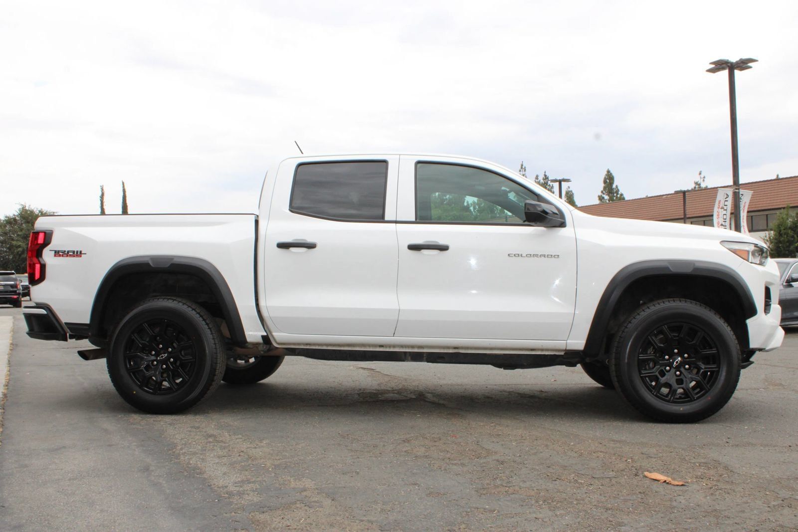 Used 2024 Chevrolet Colorado Trail Boss w/ Technology Package AWD/4WD image 40