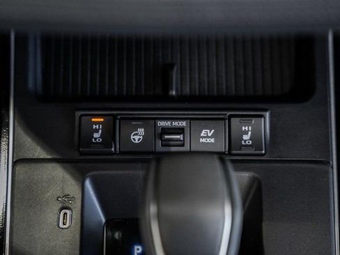 Used 2026 Toyota Corolla Cross XSE image 25