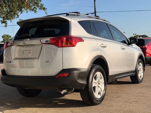 Used 2015 Toyota RAV4 LE FWD image 3